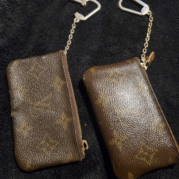 Louis Vuitton key ring - Picture 1 of 5